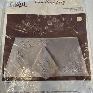 VTG Embroidery Kit Strawberry Placemats & Napkins Cream Complete Kit Crafting
